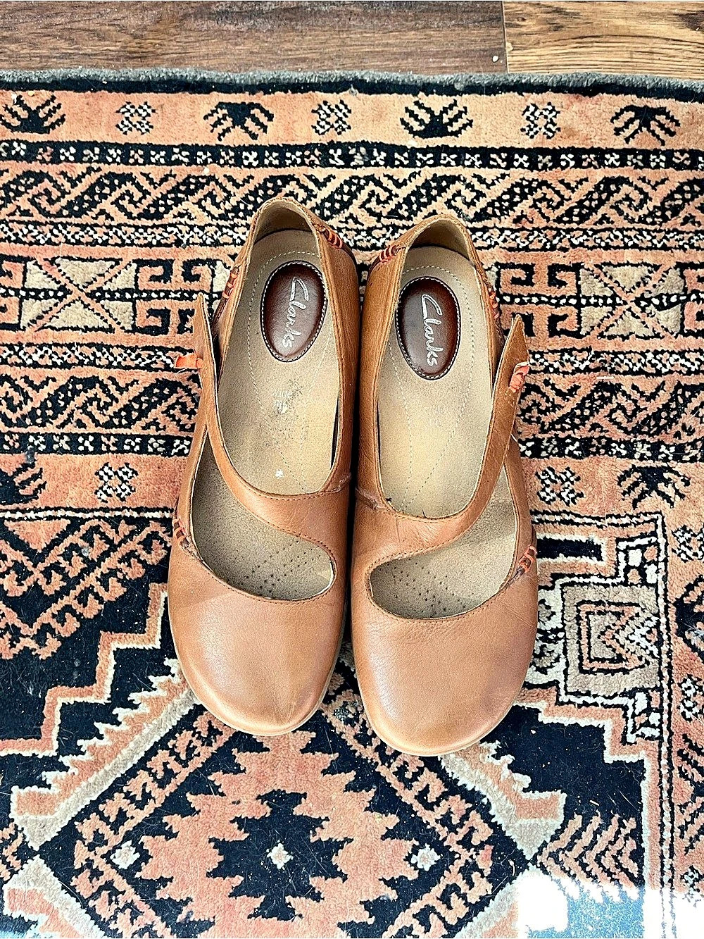 Clarks Jane Mary Jane Flats - Picture 2 of 3
